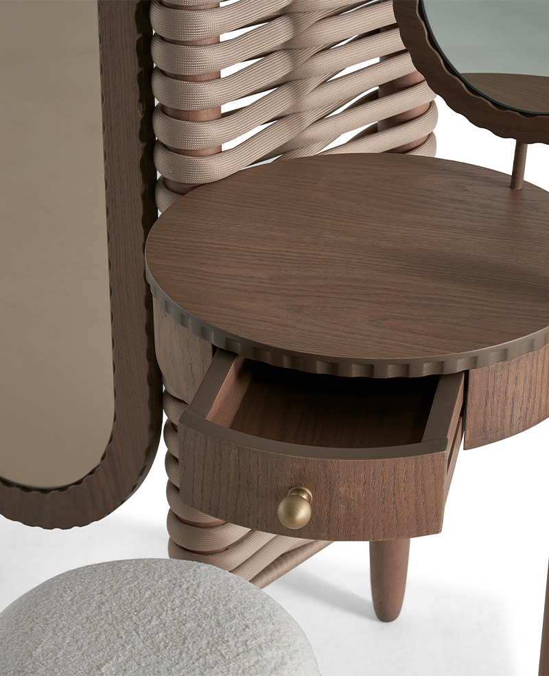 Taht Vanity - Image 2